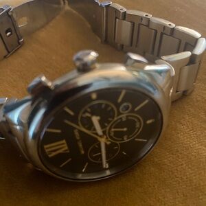 Gold watch, very nice. Like new